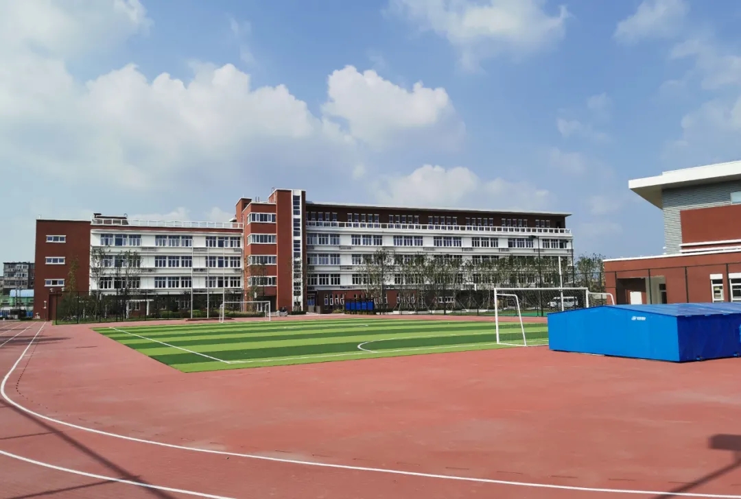 人大附中昌平学校1.jpg